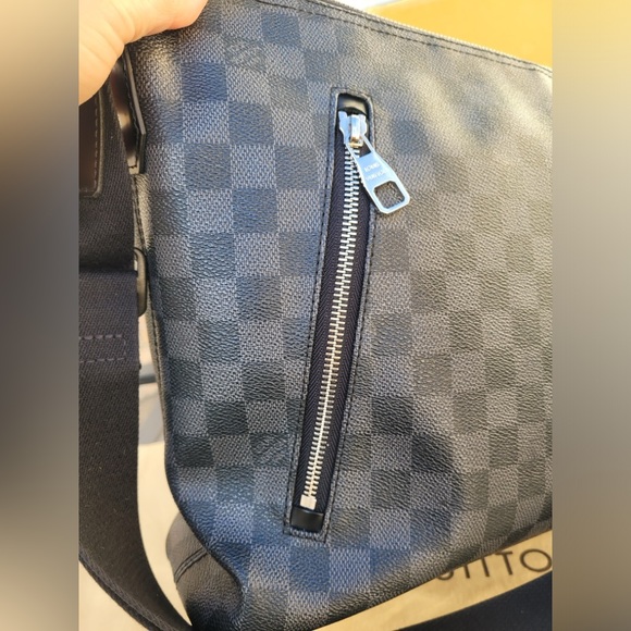 Damier Graphite Mick GM Messenger Bag - Picture 8 of 16